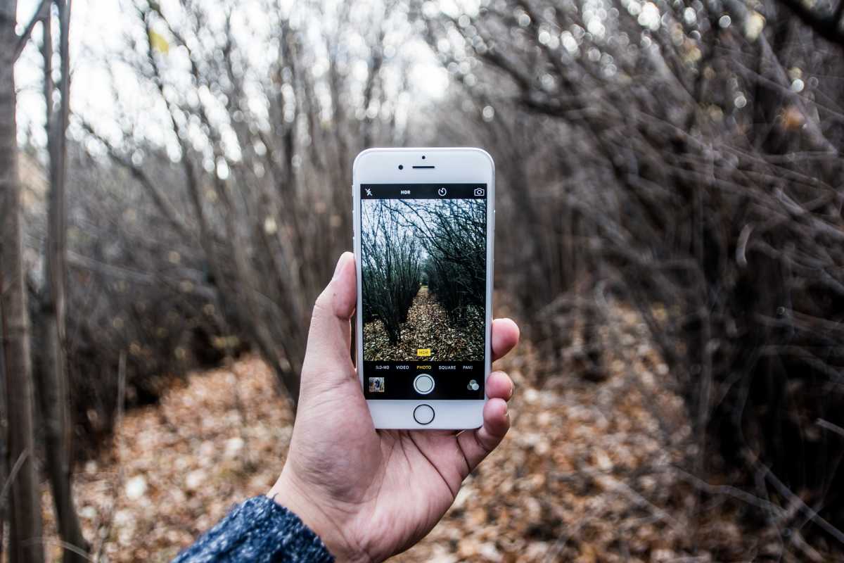 SKARIB36ET - Are AI Smartphones Leading Mankind Down a Bad Path