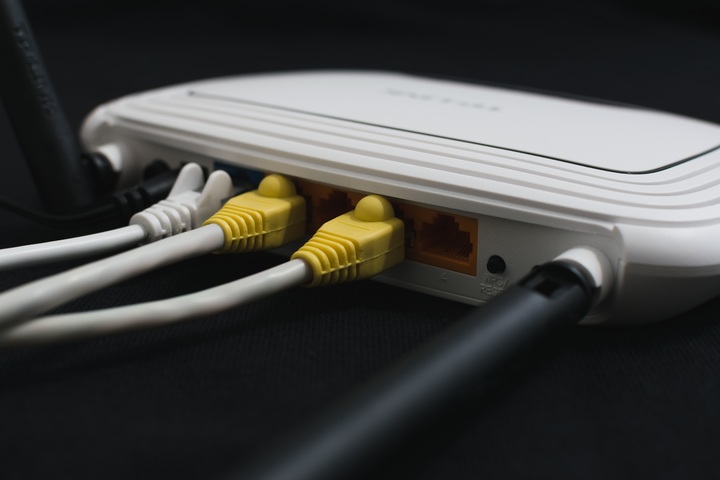 Internet router ethernet ports